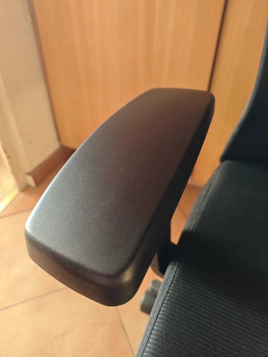 Ergonomiczne krzesło biurowe AUTHMIC, siatka