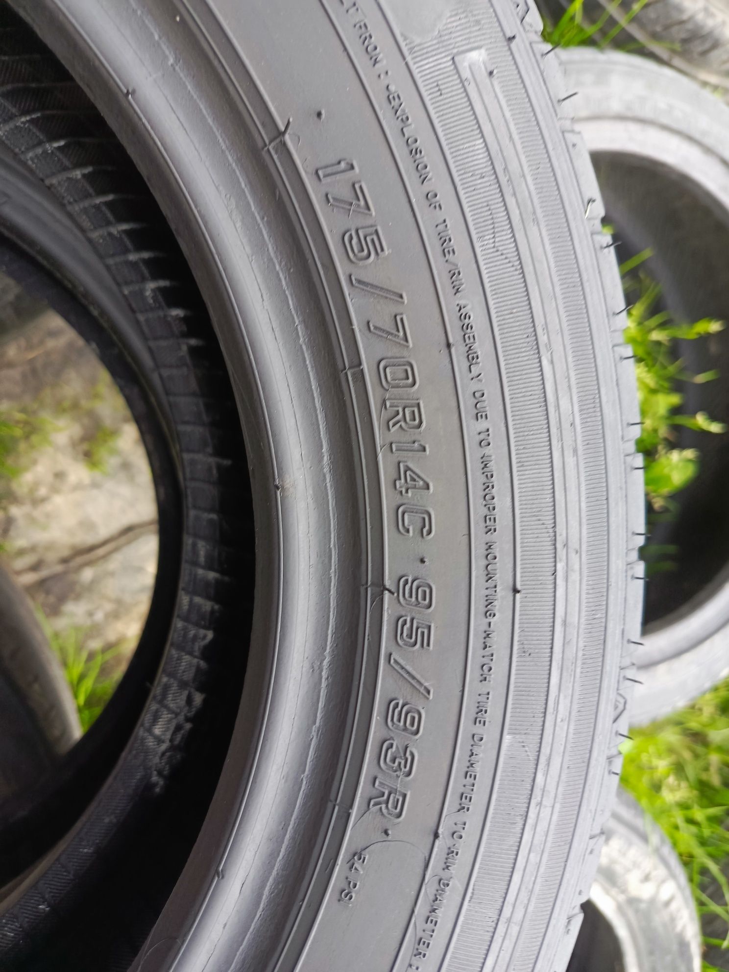 Sprzedam bardzo ładne opony Falken 175/70 r14C