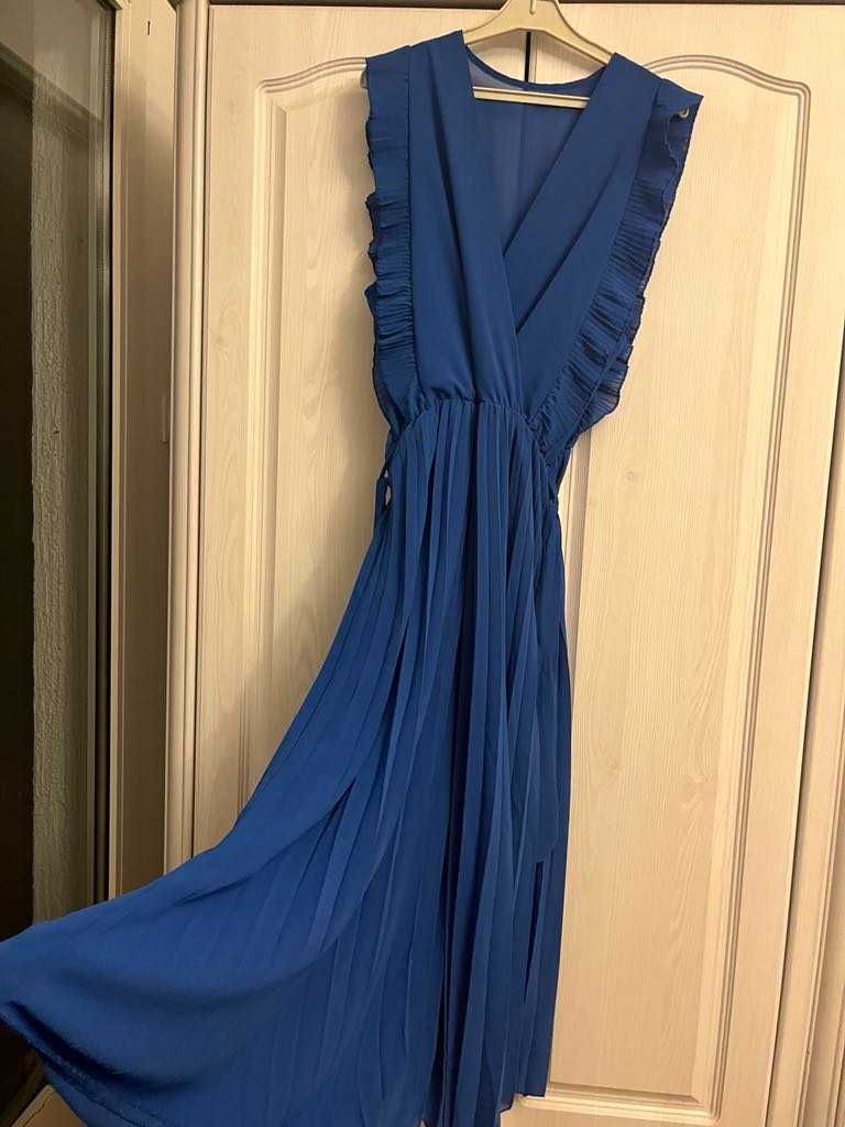 Piękna włoska długa sukienka chabrowa plisowana S/M/L/XL 36/38/40/42