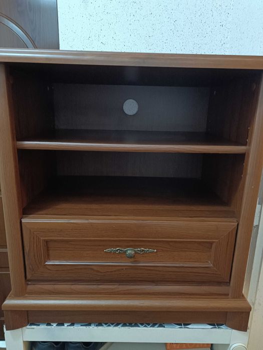 Szafka RTV Kent w bardzo dobrym stanie