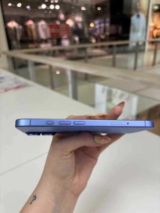 iPhone 16 256 GB Ultramarine – jak nowy!