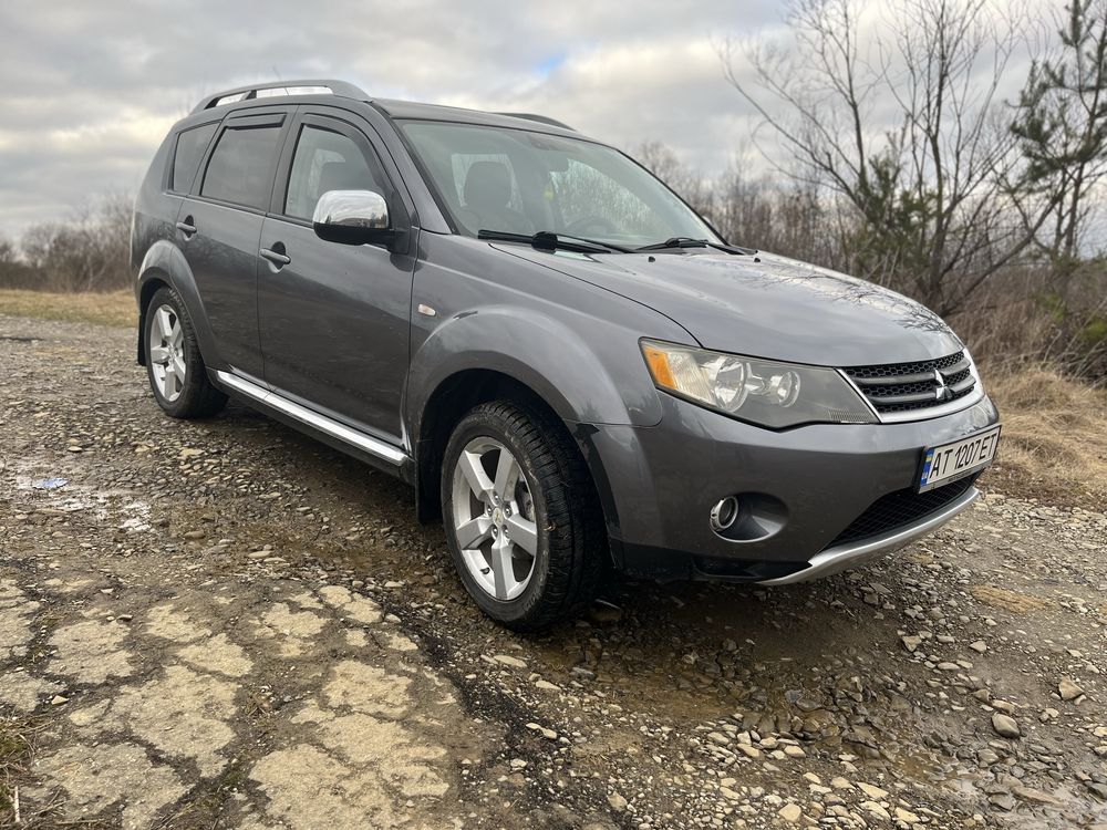Mitsubishi Outlander XL