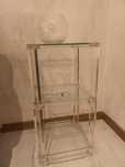 Mesa de suporte em acrílico