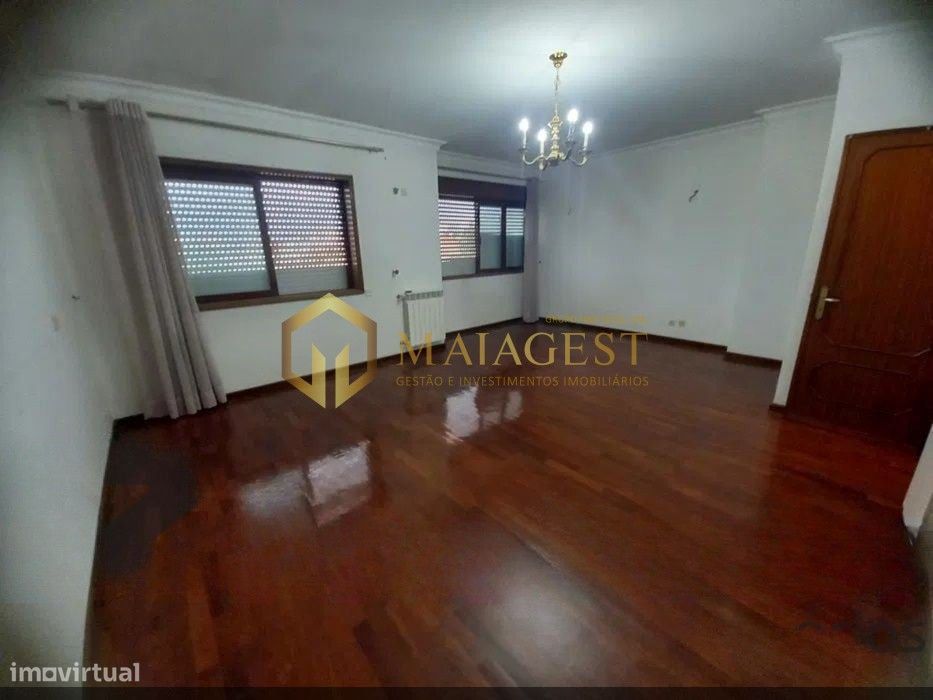 Apartamento T4 Duplex com Entrada Privada e Lugar de Garagem