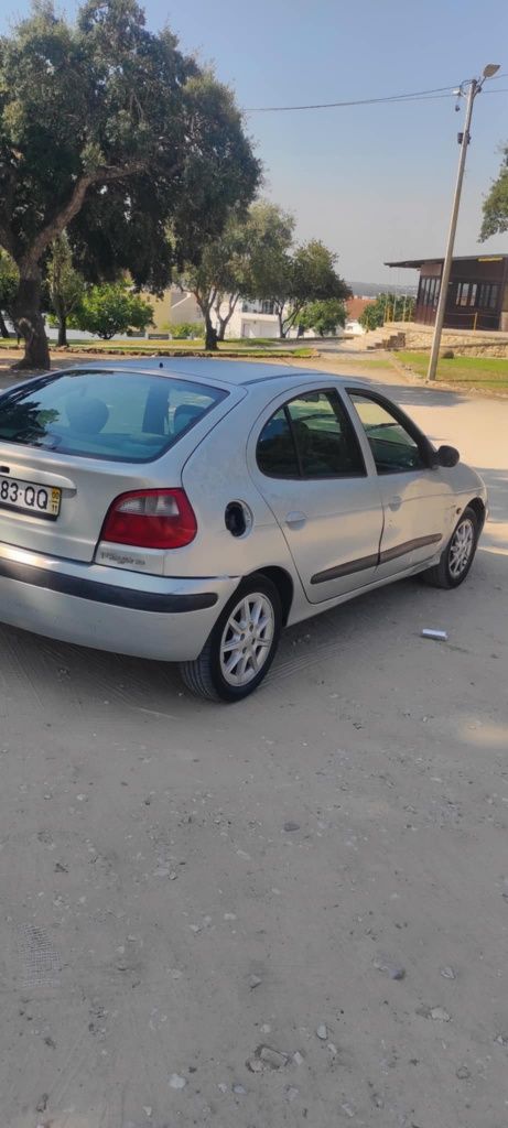 Vendo Renault Megane 1.4 ano 2000