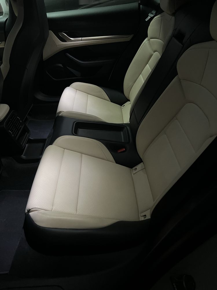 Porsche Taycan Bateria Plus