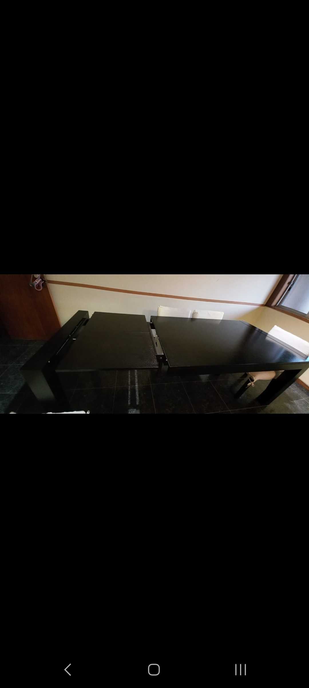 Mesa de jantar e 4 cadeiras