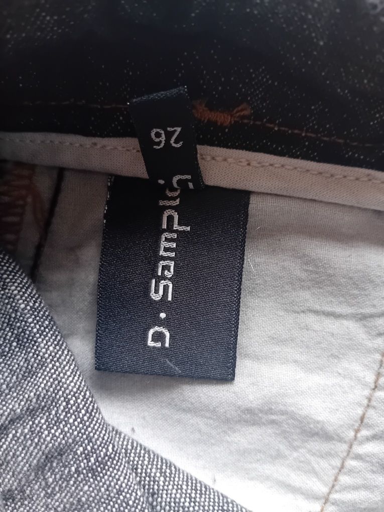 Calça nova.       .