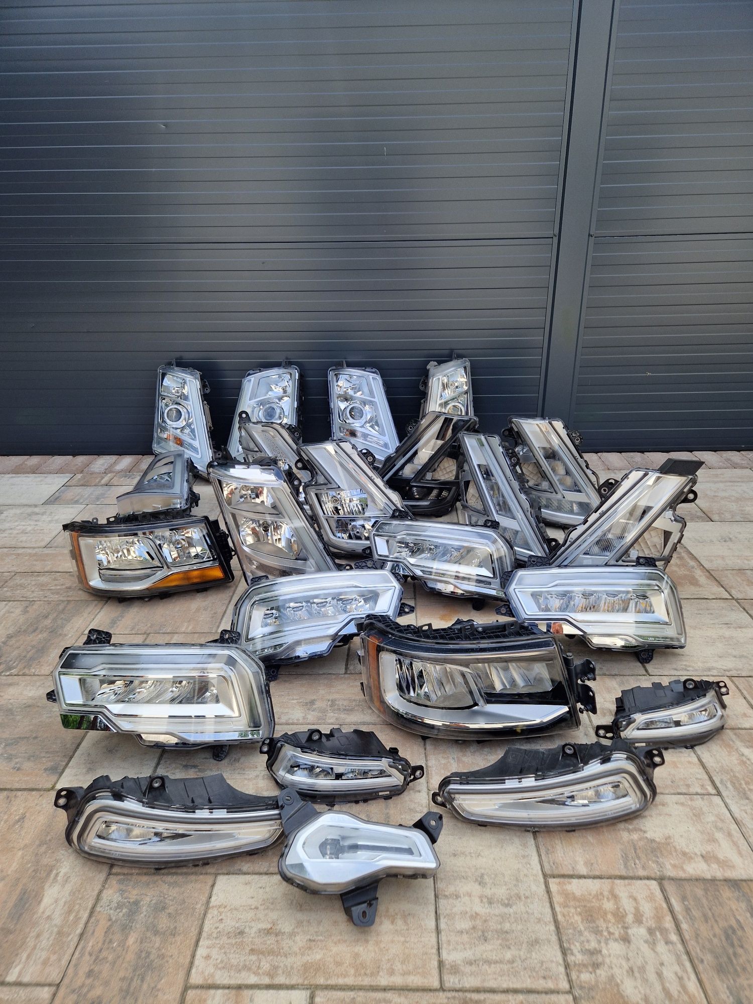 Volvo FH5  FH4 Aero Scania R S  DAF XG  Full Led Lampa