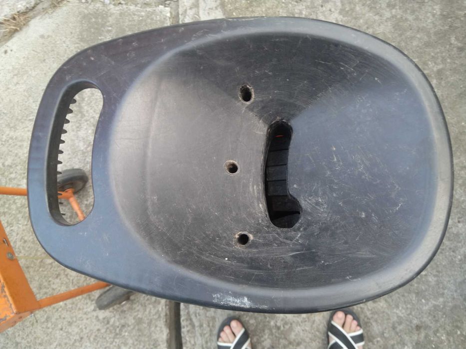 Подрібнювач гілок електричний.