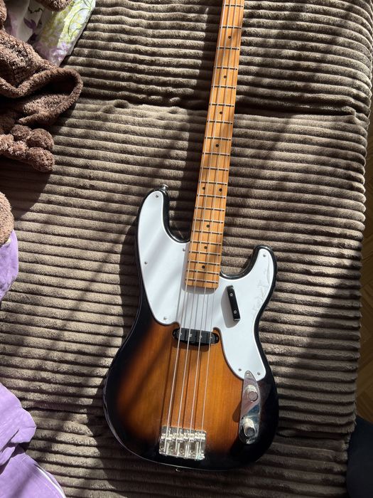 Nowa gitara basowa Fender Squier Precision Bass
