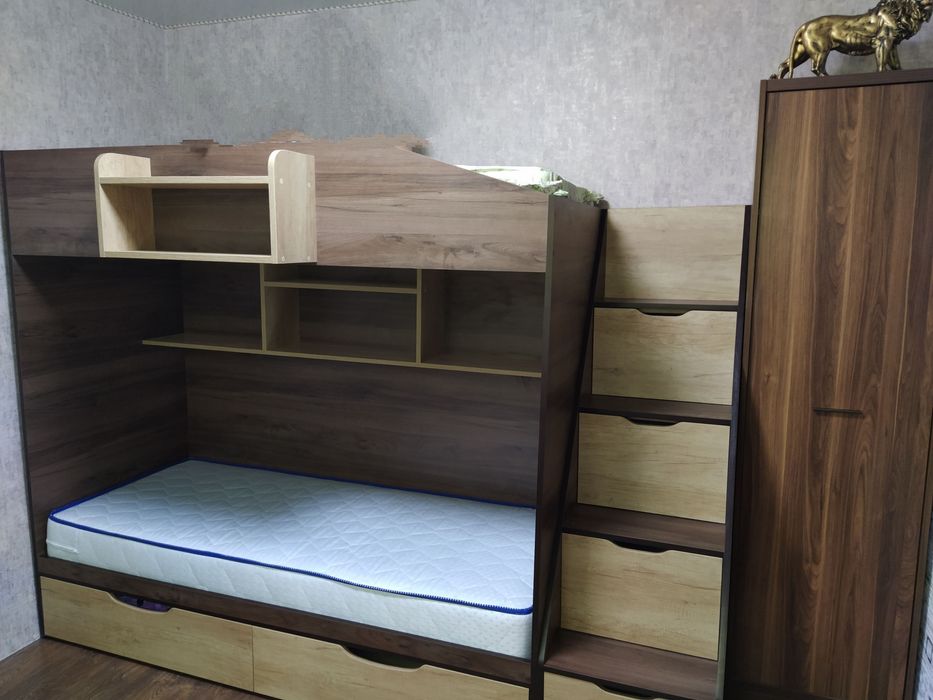 Двухъярусная кровать.