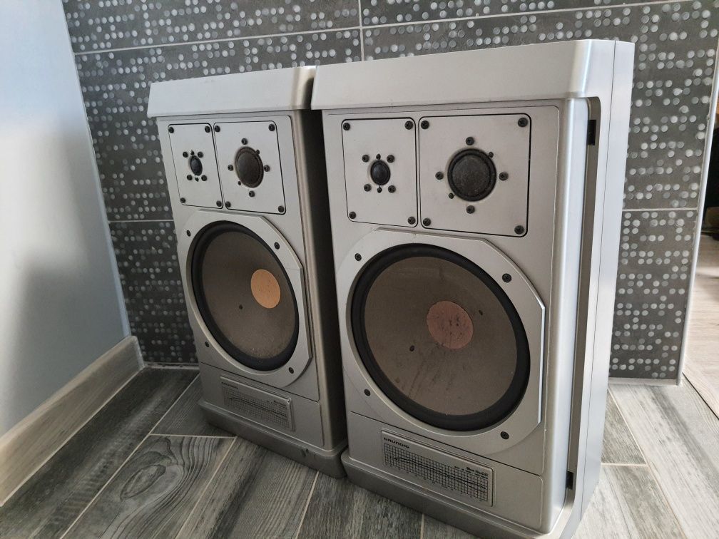 Вінтажна акустична система GRUNDIG BOX M1500 - 1981 року випуску. Звук