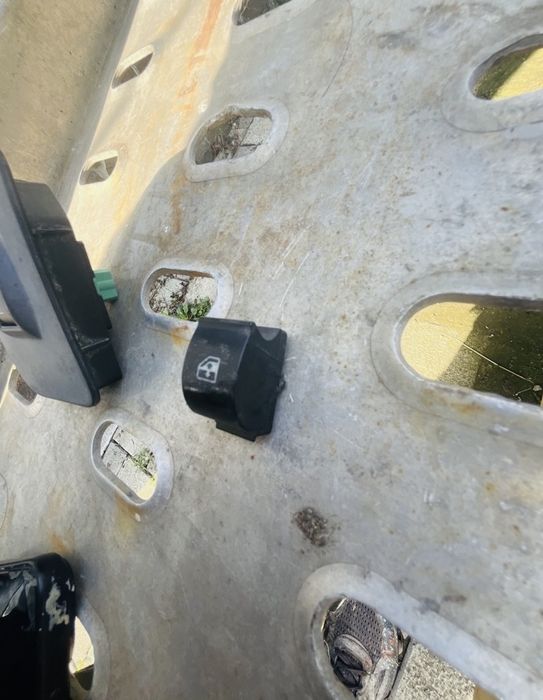 Fiat Fiorino Qubo Nemo кнопки стеклоподъемников Вантажівок