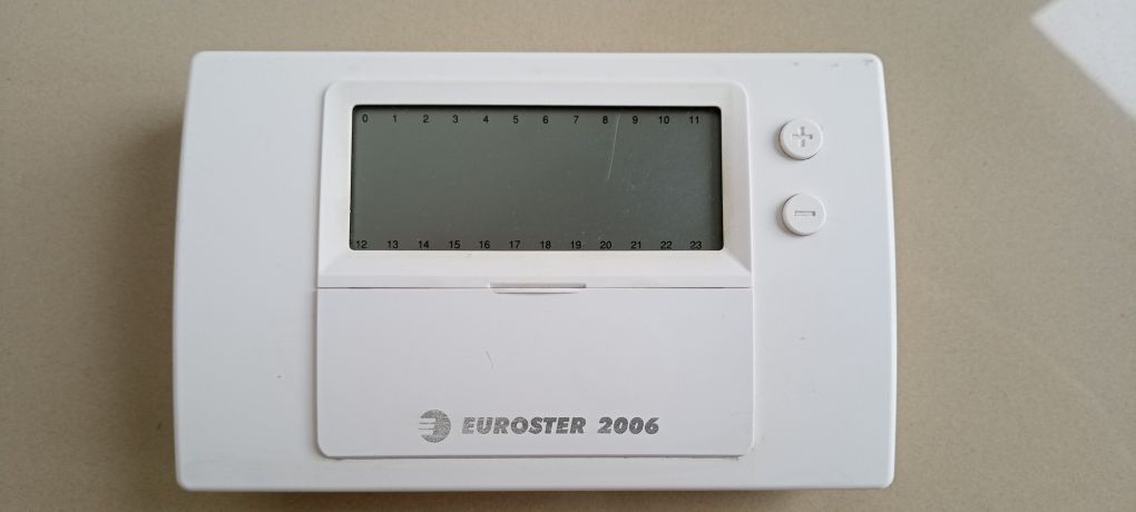 Programowalny regulator temperatury euroster 2006