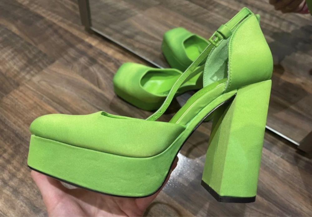 Buty ZARA na platformie satynowe