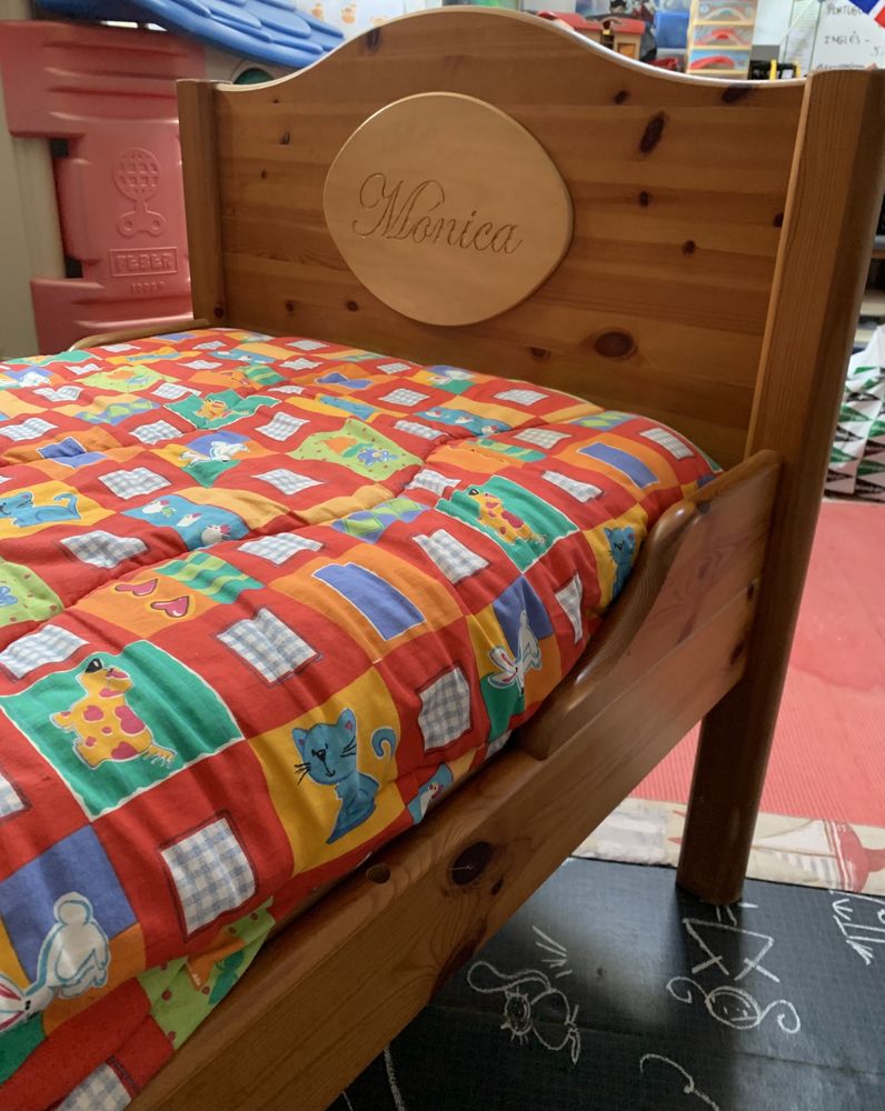 Cama de criança em madeira extensível