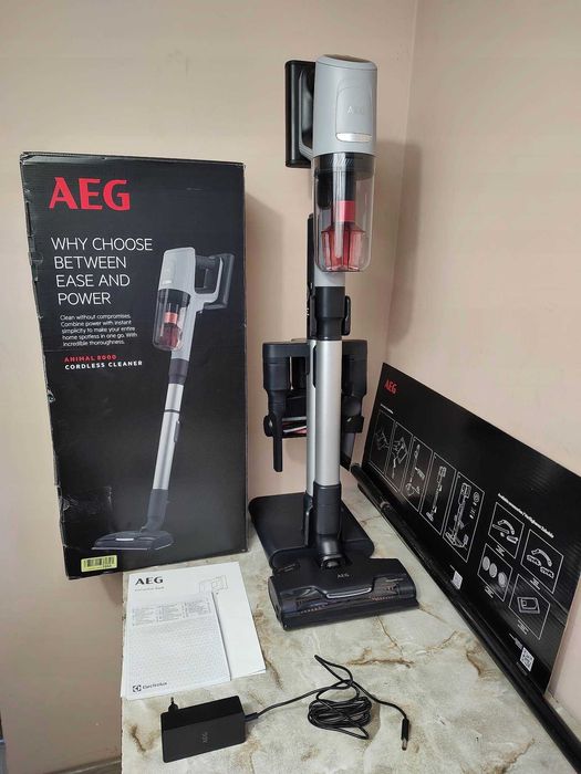 Odkurzacz pionowy AEG Animal 8000