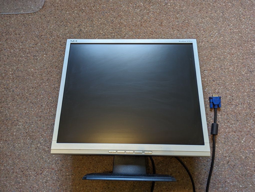 Monitor 19" NEC accusync lcd93v