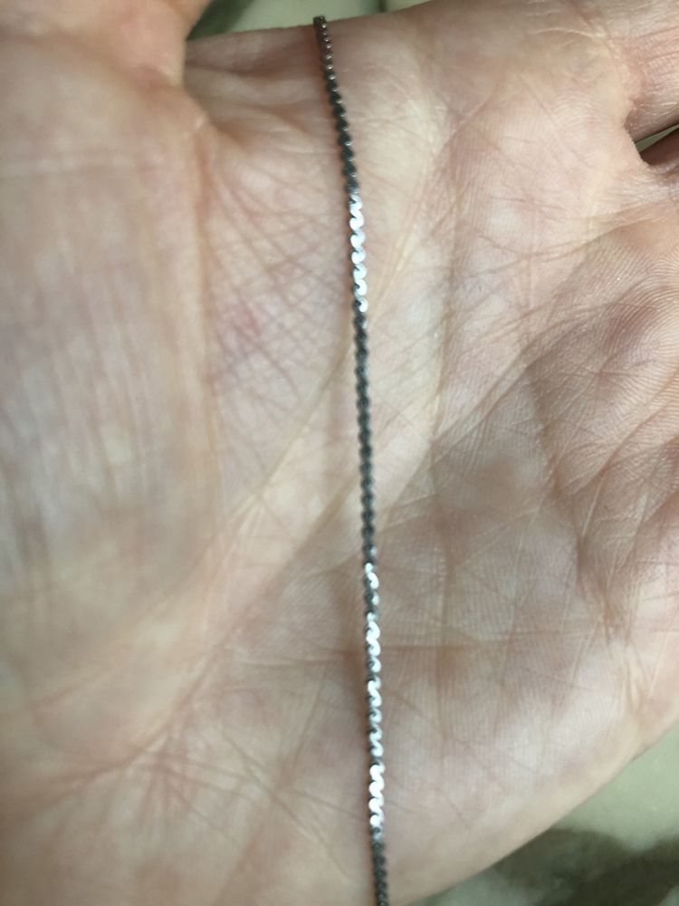 Łańcuszek przepiękny w kolorze srebra 18krgp