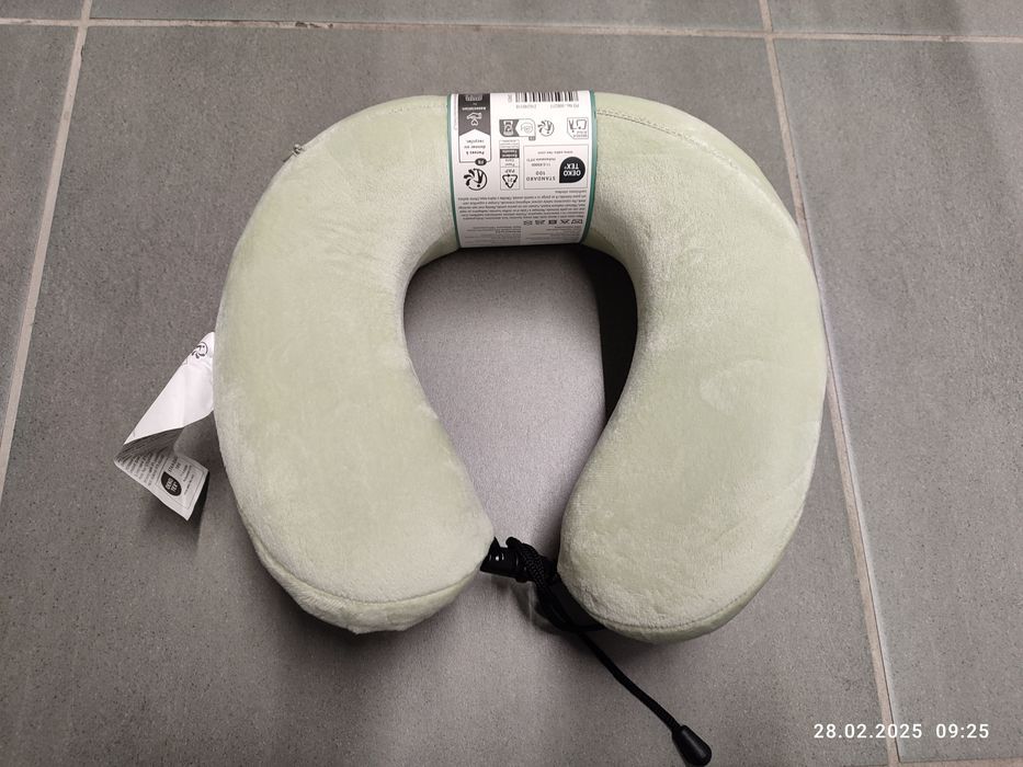Nowa jasna poduszka podróżna z pianką pamięciową