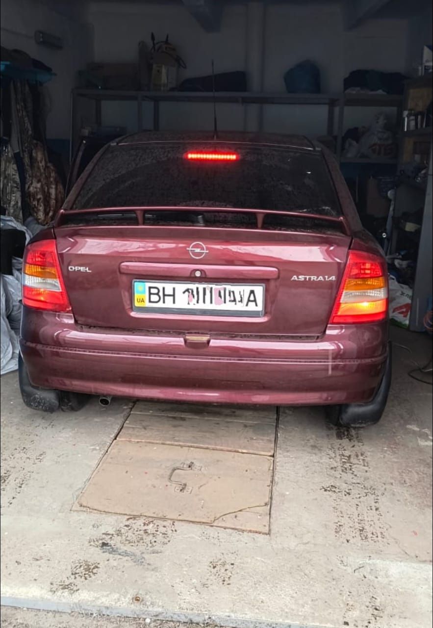 Продам автомобіль Opel Astra G