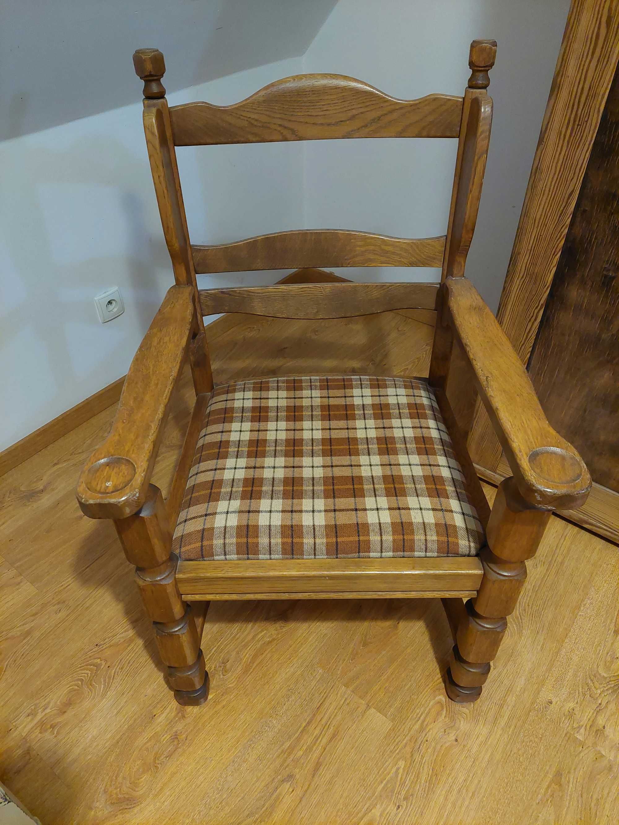 Fotel, krzesło tapicerowane dębowe, PRL, bardzo solidne