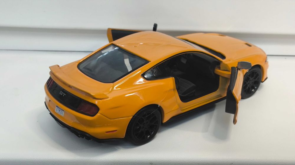 Модель, машинка Ford Mustang GT 2018 1.24 Motormax