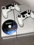 PlayStation 4 i gra FIFA22