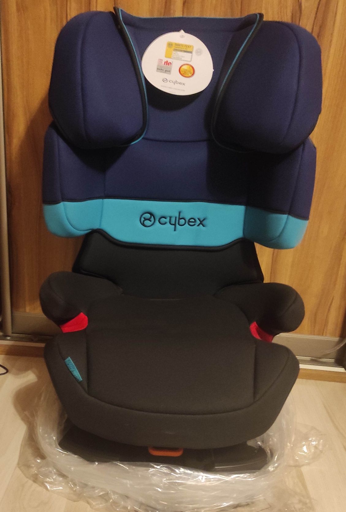 Nowy fotelik ,15-36 kg, ISOFIX .Regulacja, funkcja spania.