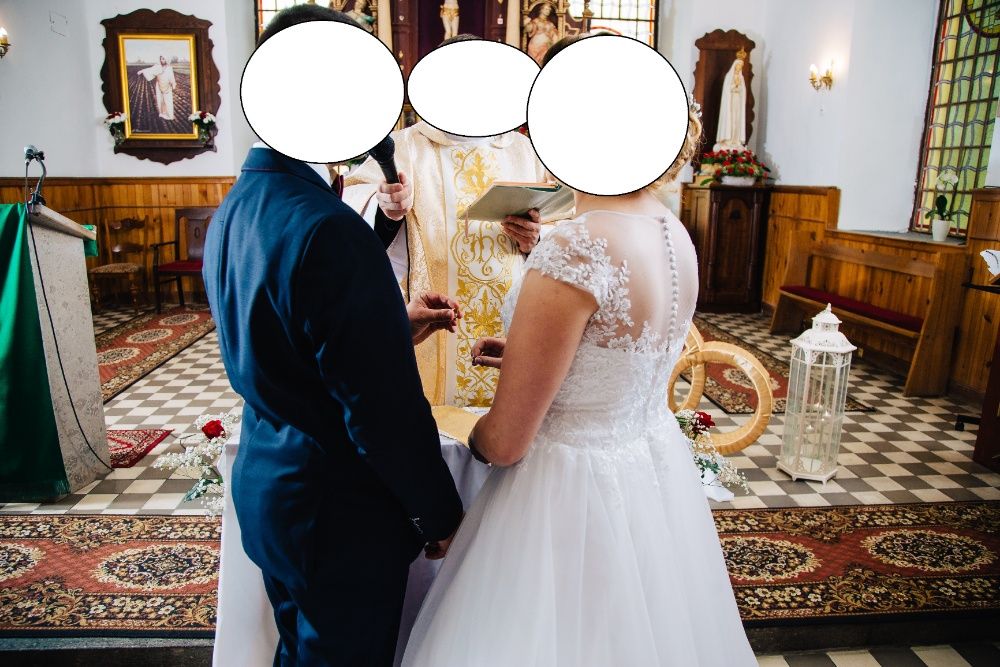 Suknia ślubna ładnie leżaca