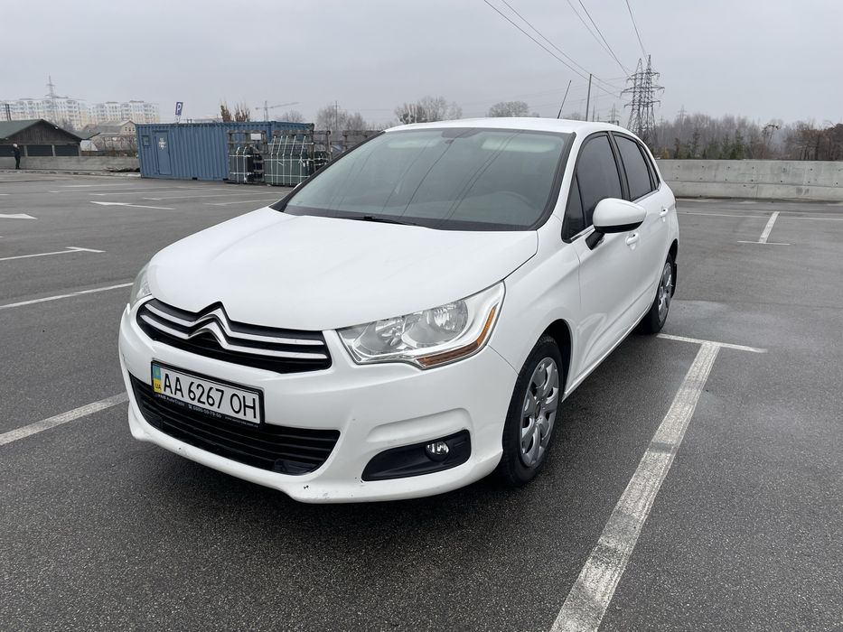 Продам Citroen C4 1.6 дизель 2014 год
