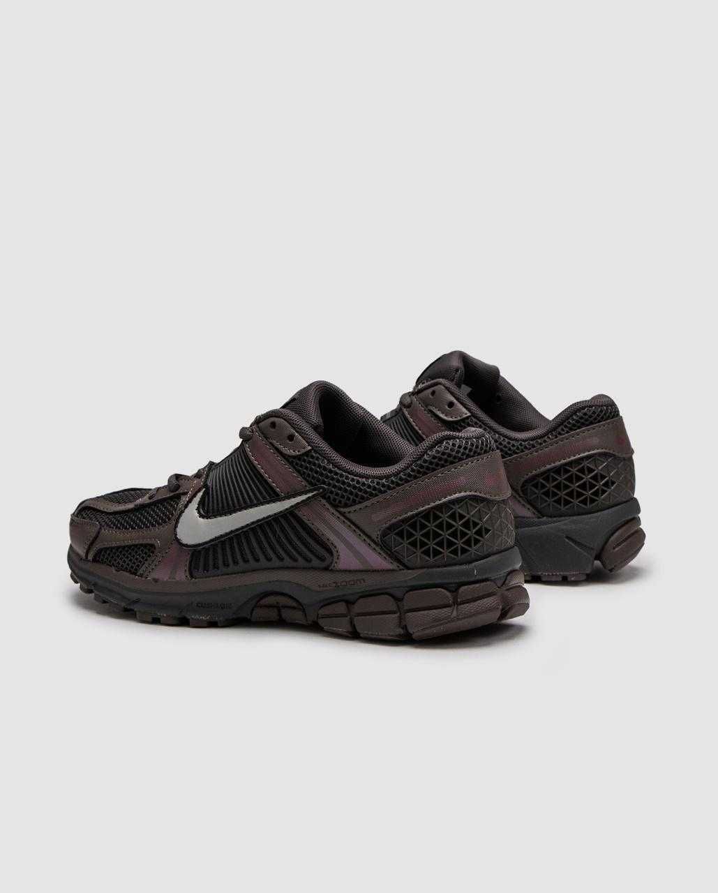 Чоловічі кросівки   Nike Zoom Vomero 5 бордовий з чорним C-01153 ТОП