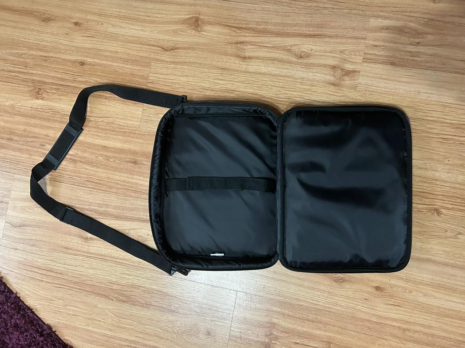 Targus Classic Clamshell Case 15,6'' czarna