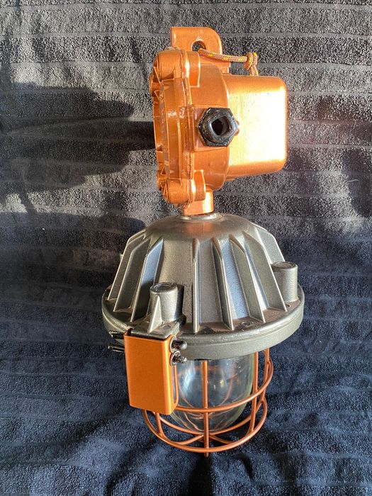 Lampa przemysłowa OMP 125