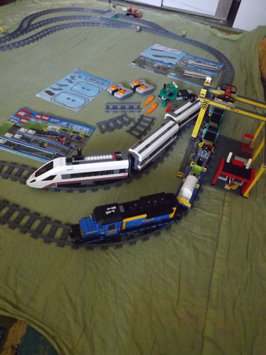 Продаю 4 набори LEGO потяг 60052 електричка 60051 рейки 7895 *2