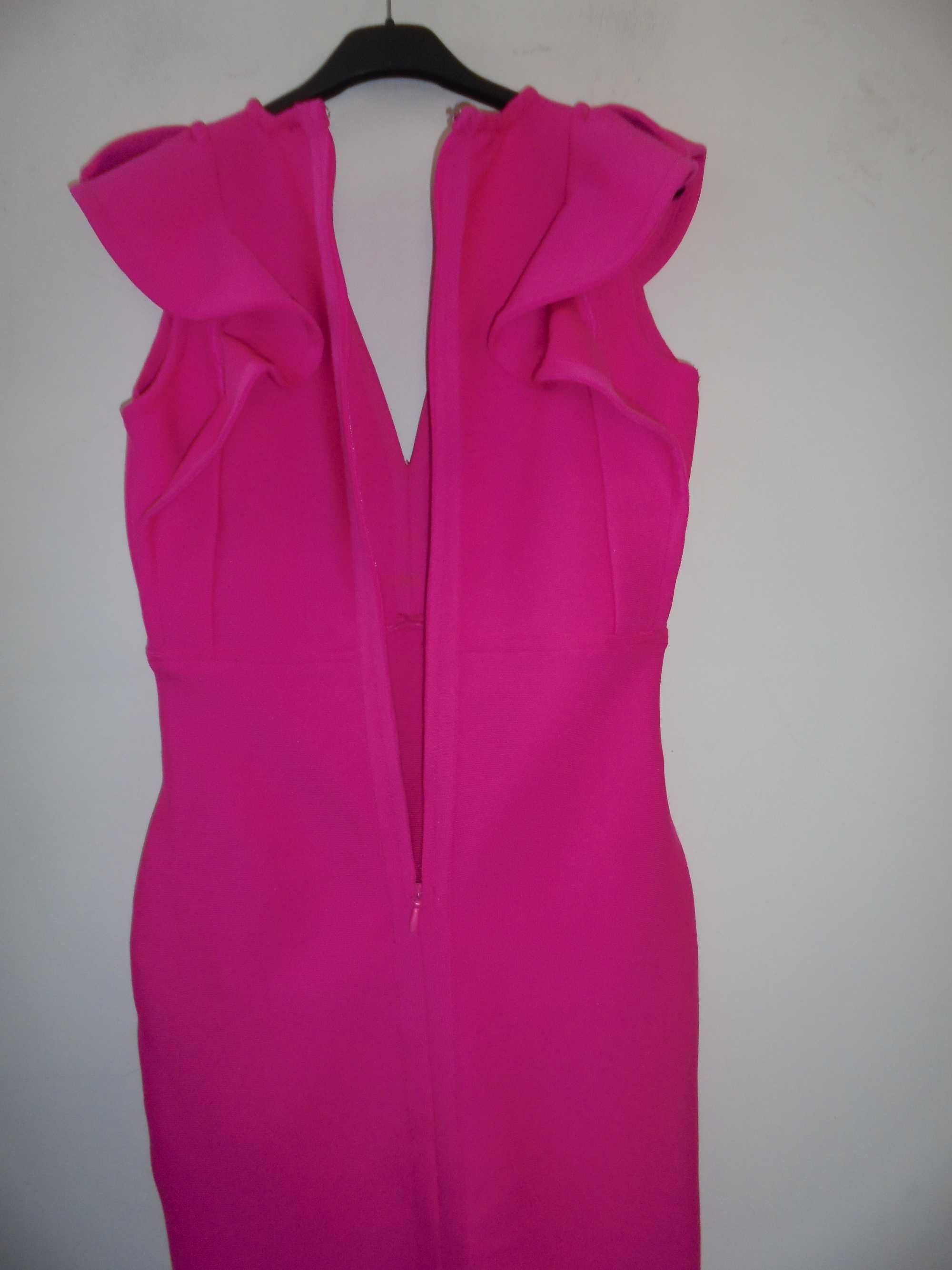 vestido de mulher cor de rosa