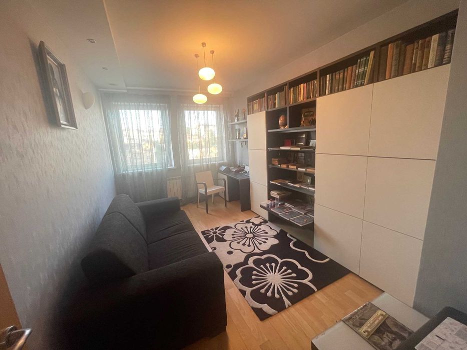 Рідкісна 4к на Паньківській 27/78 (3 спальні і кухня-вітальня)