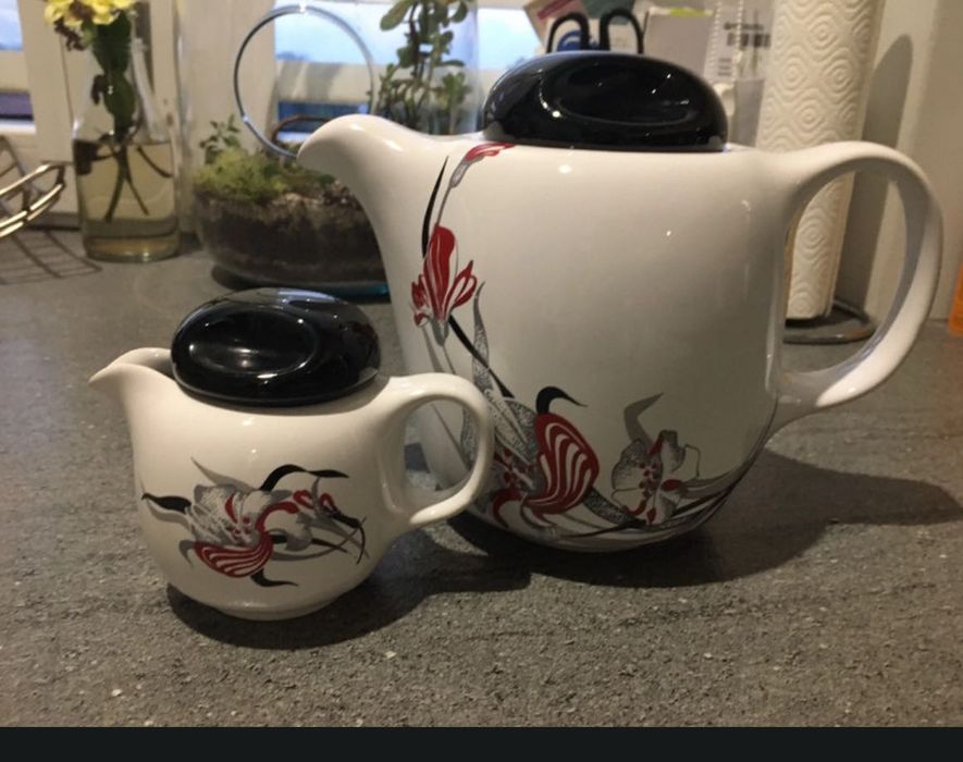 Zestaw porcelany - dzbanek i mlecznik