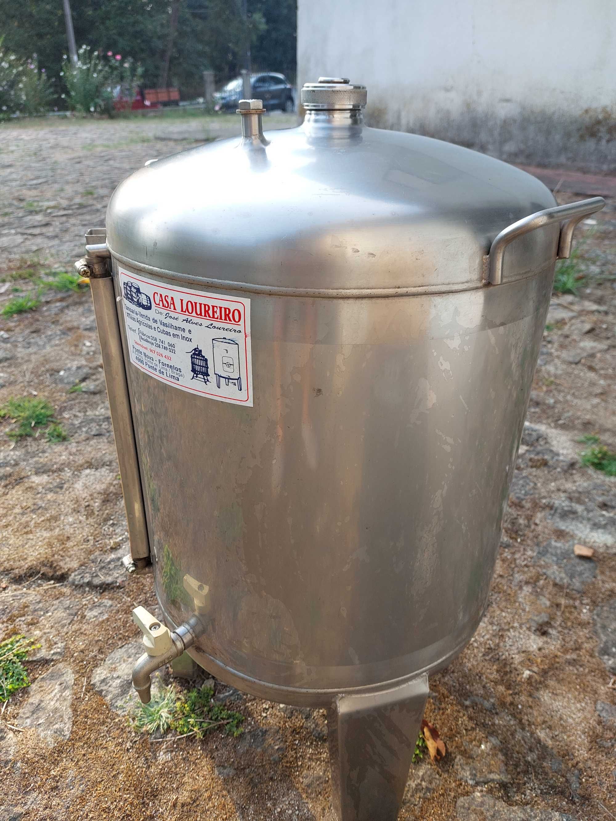 Cuba em inox com capacidade de 60 litros