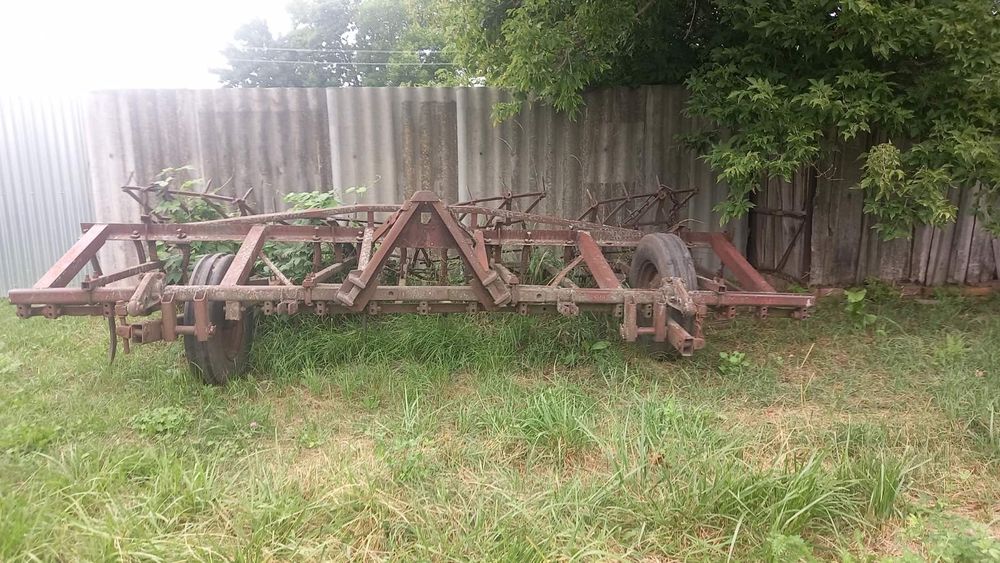 Продам плуг ,культиватор