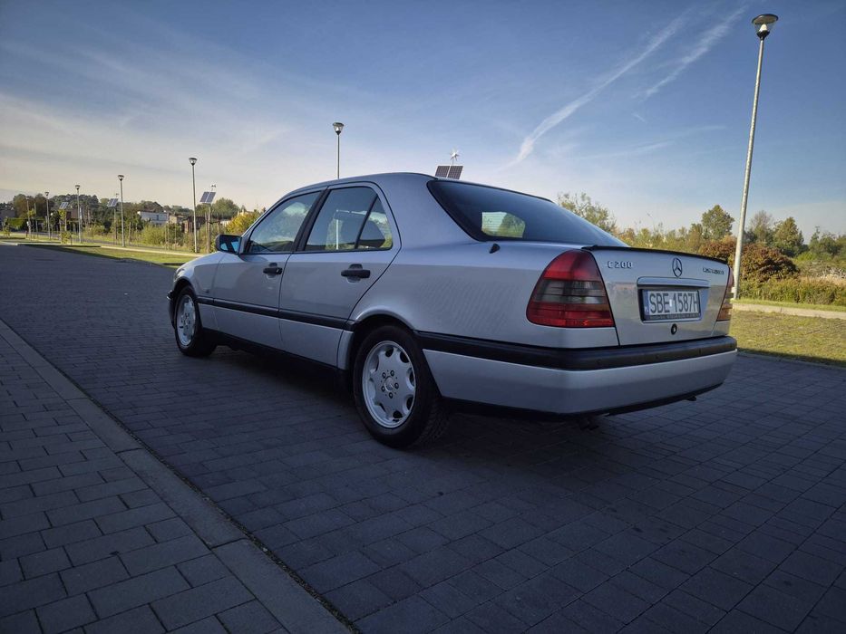 Mercedes-Benz C-klasa 200K Manual/Doinwestowany/Klima/225KM/Youngtimer