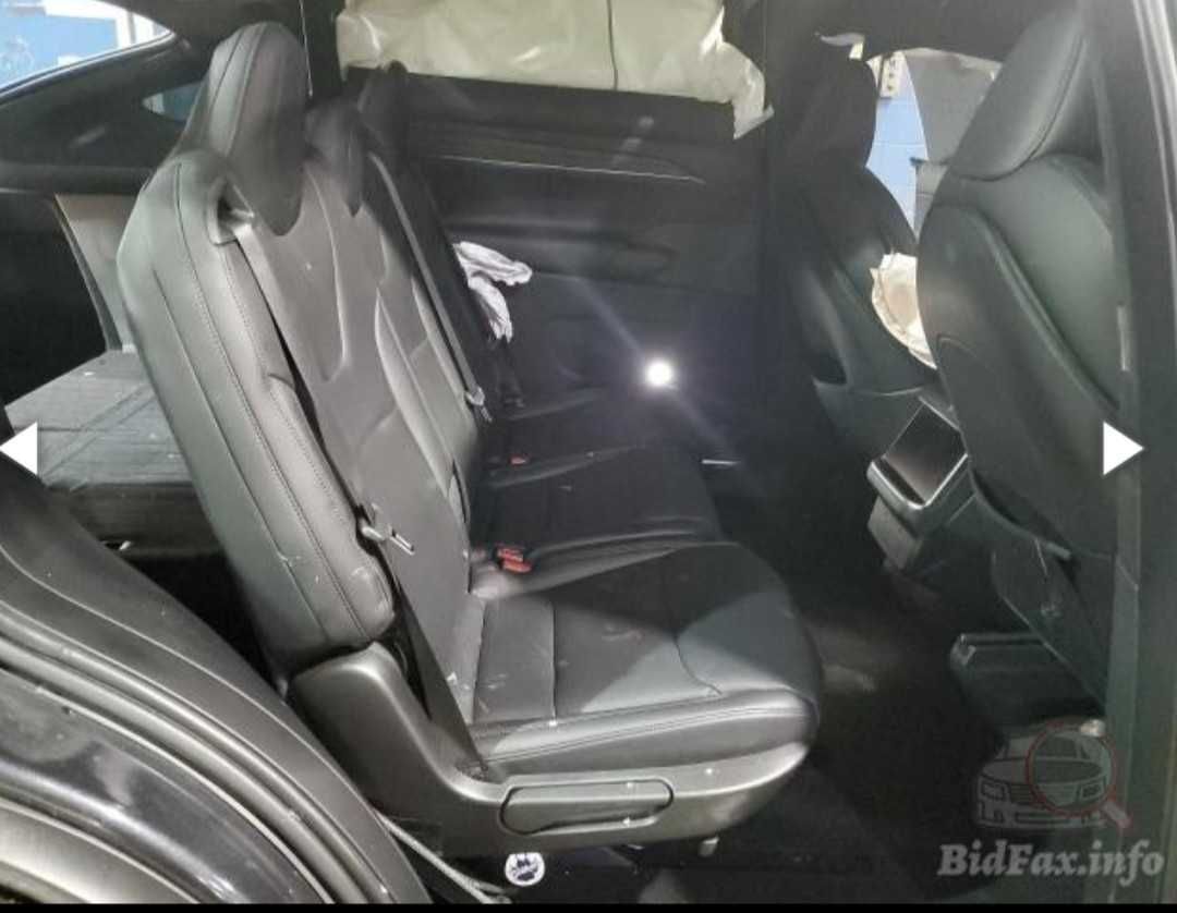 Tesla Model X 24 рік