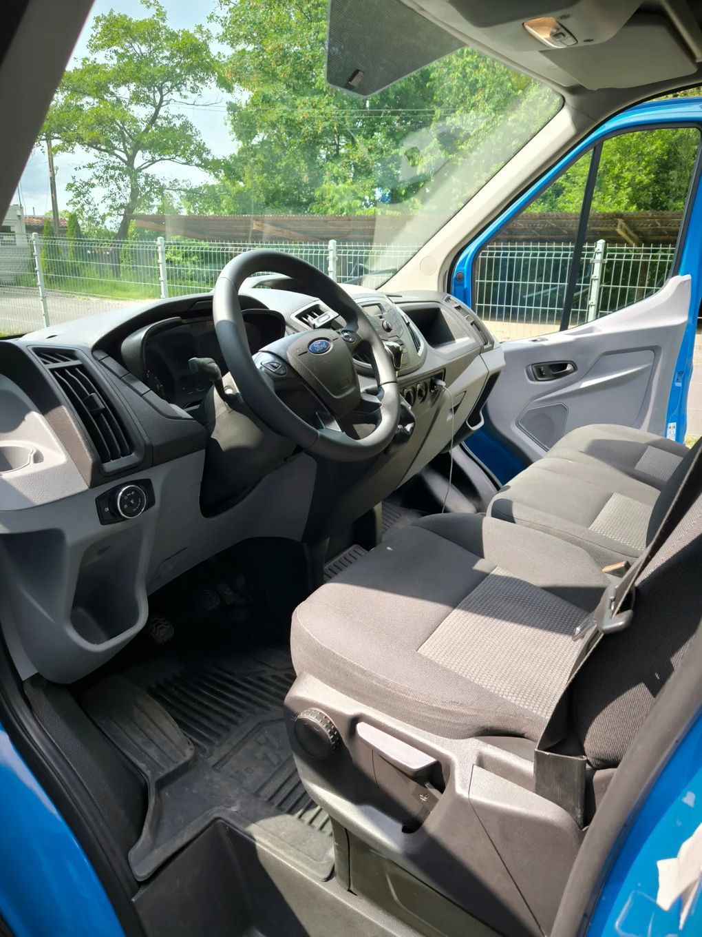 Ford Transit L3H2 2.0 diesel 170KM Manual FWD hak 2.8t  Transit L3H2 170KM Manual 39500 netto świeży rozrząd klimatyzacja
