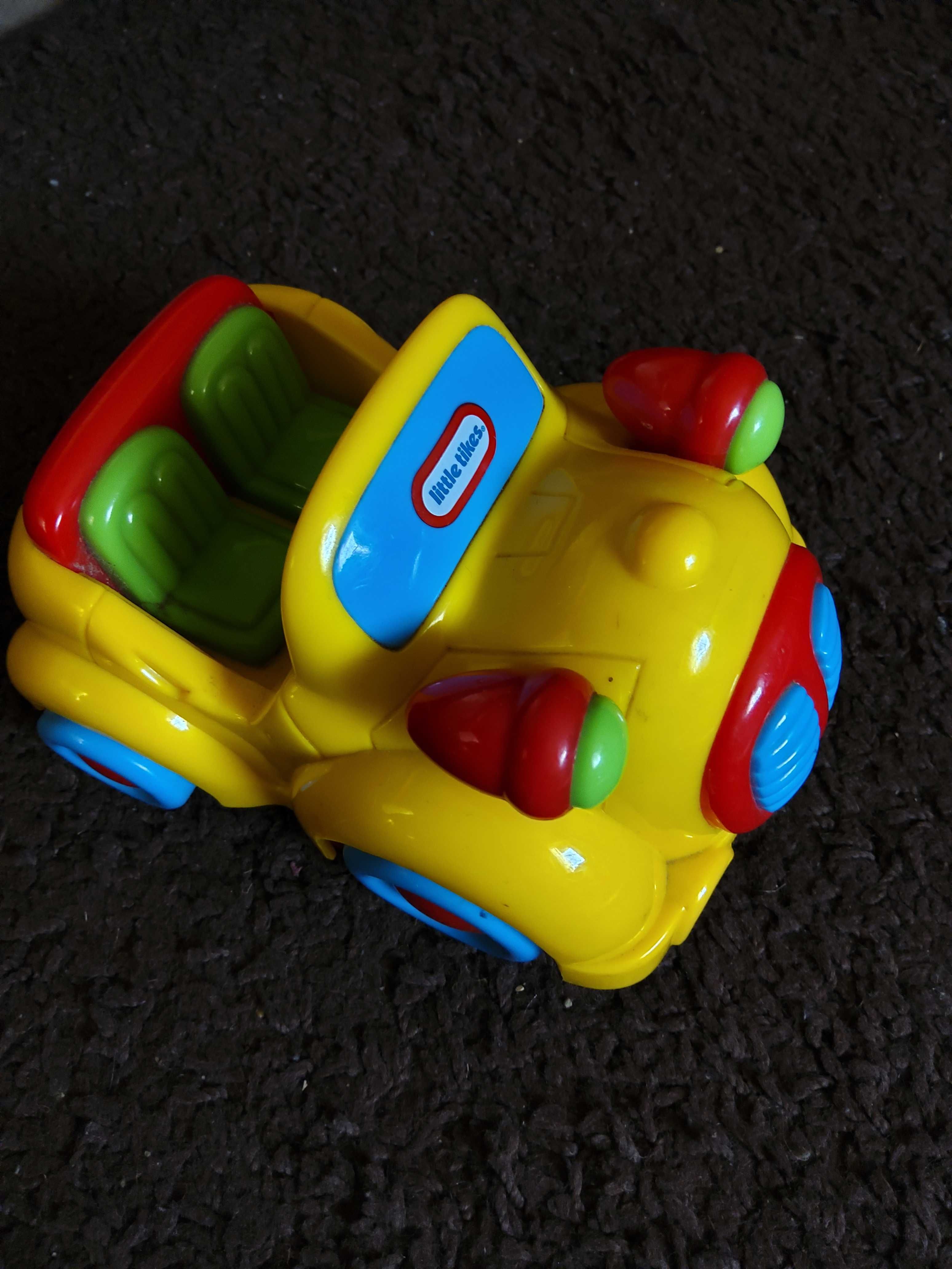 Zabawka samochodzik z napędem little tikes