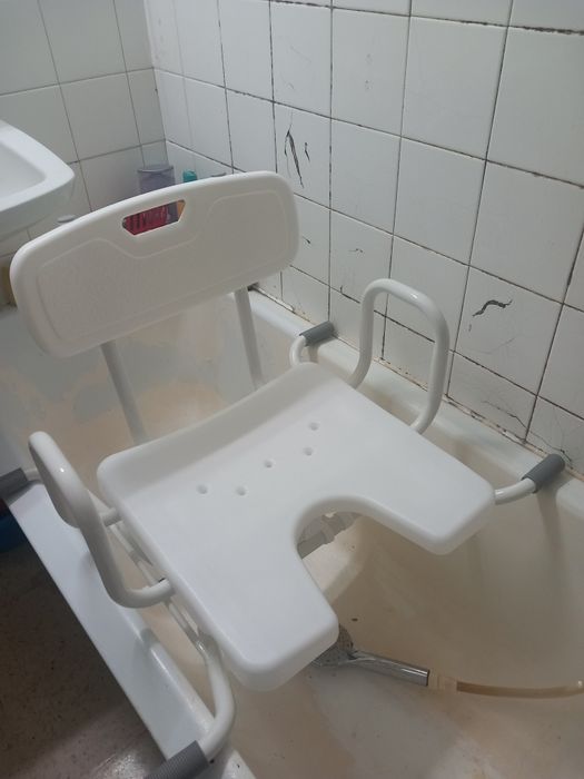 Assento de banheira giratório