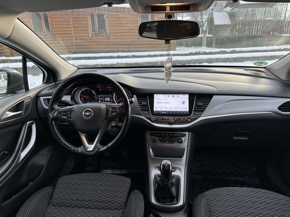 Opel astra k SUPER STAN
