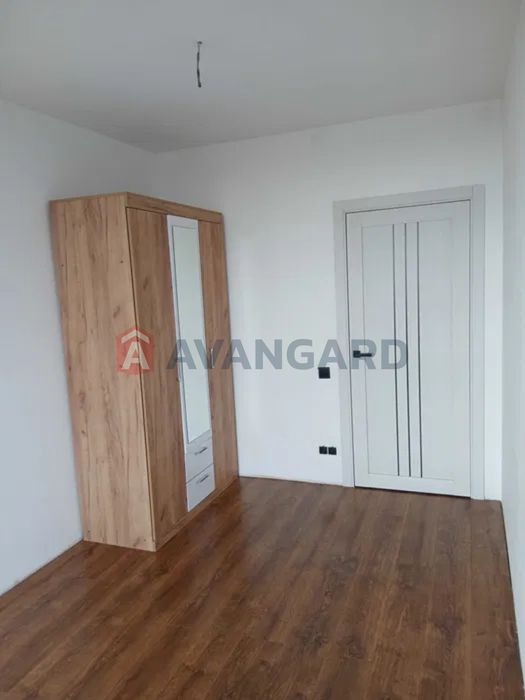 Продам 2 кімн квартиру з ремонтом в новобудові