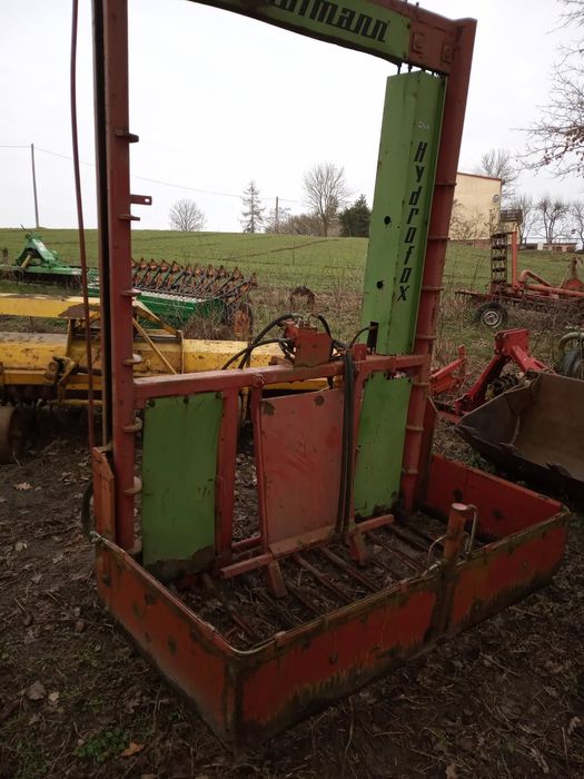 Wycinak kiszonki na części strautman