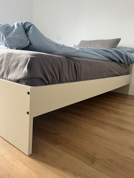 Cama IKEA GURSKEN + Estrado LURÖY + Colchão VESTERÖY (140×200)